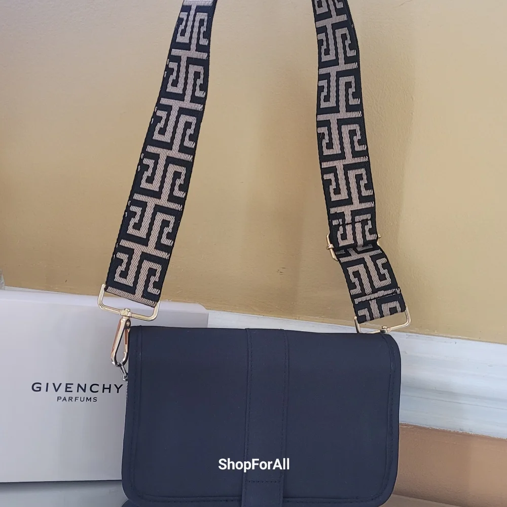 Givenchy - Picture 5 of 9